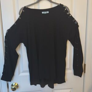 Cold shoulder long sleeve cotton top